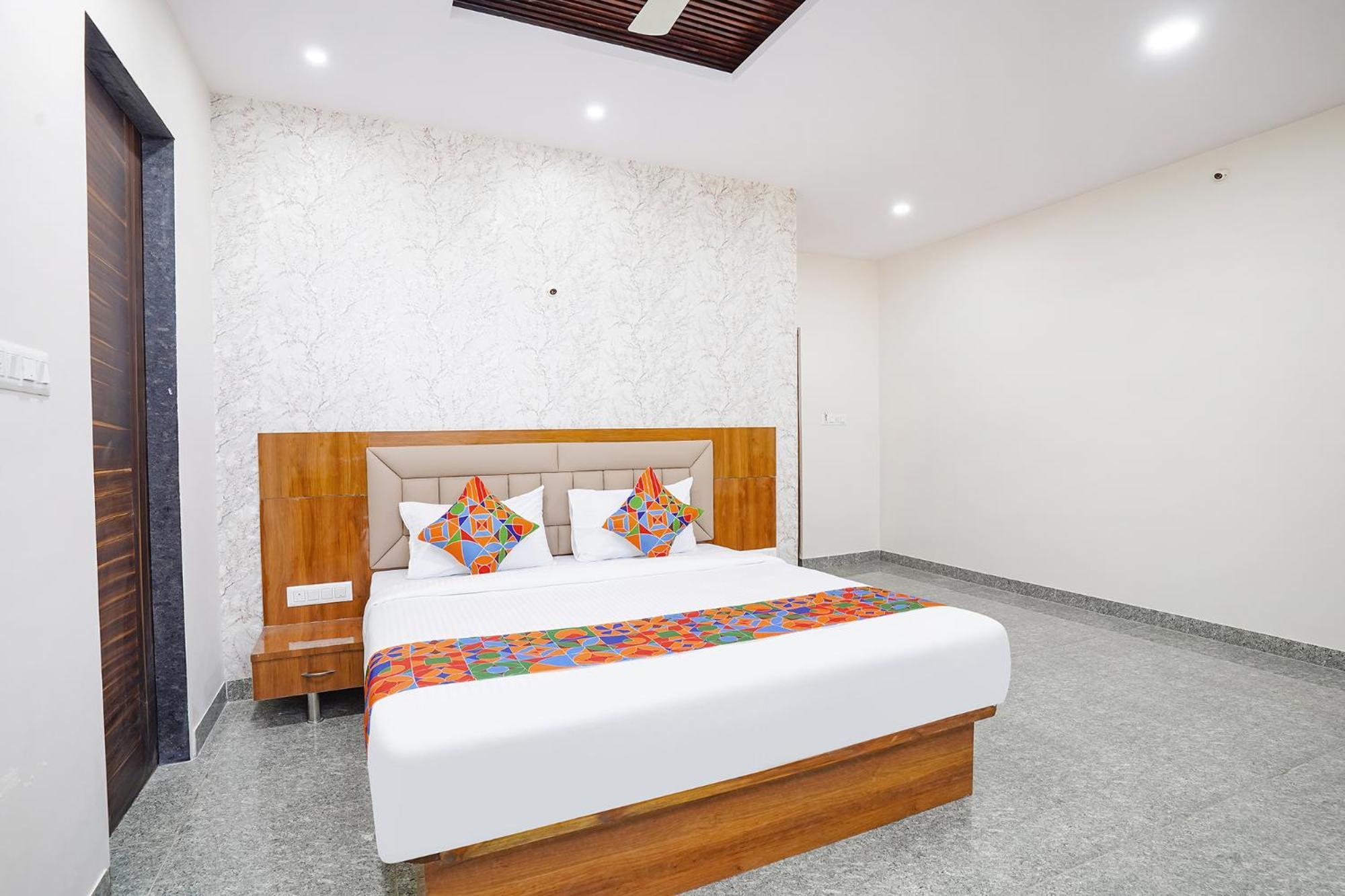 Fabhotel Platinum Palace - Nr Magadi Main Road Bangalore Eksteriør bilde