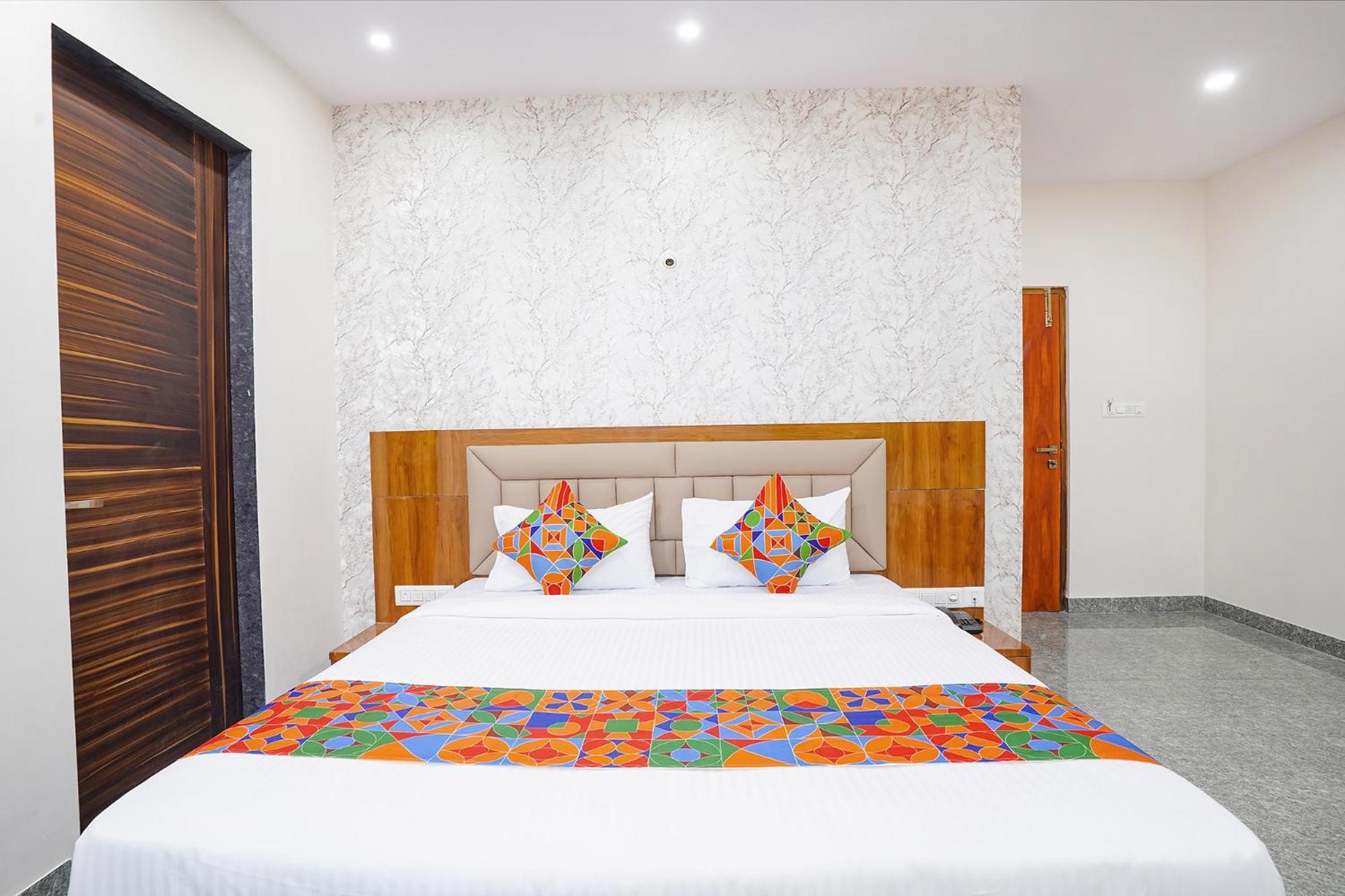 Fabhotel Platinum Palace - Nr Magadi Main Road Bangalore Eksteriør bilde